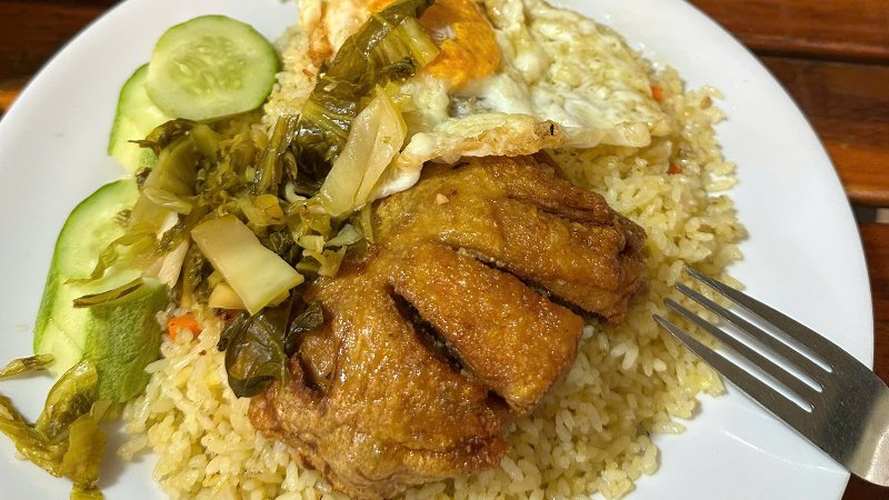 Cơm chiên cá mặn