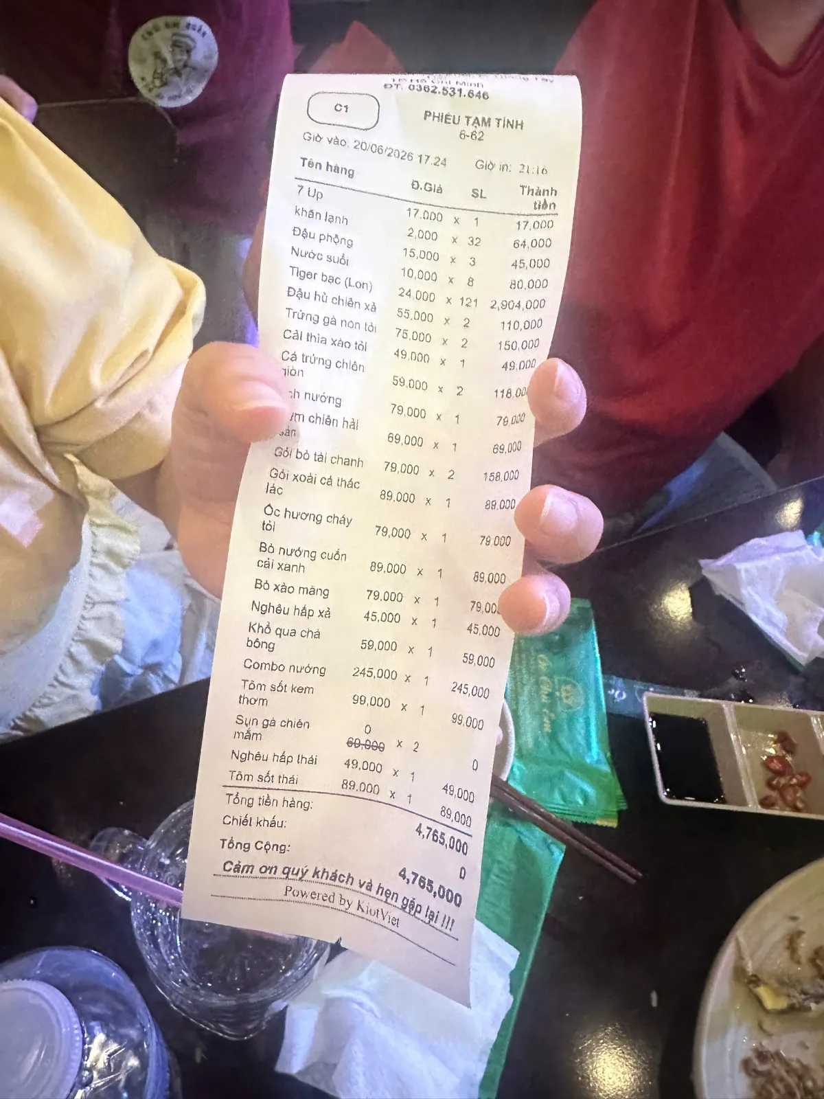 Hóa đơn thanh toán vô cùng hợp lý cho một nhóm đông người
