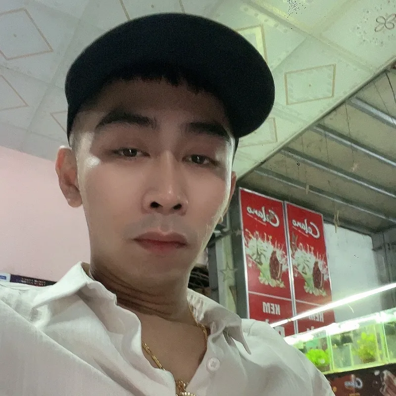 Nhật Hùng